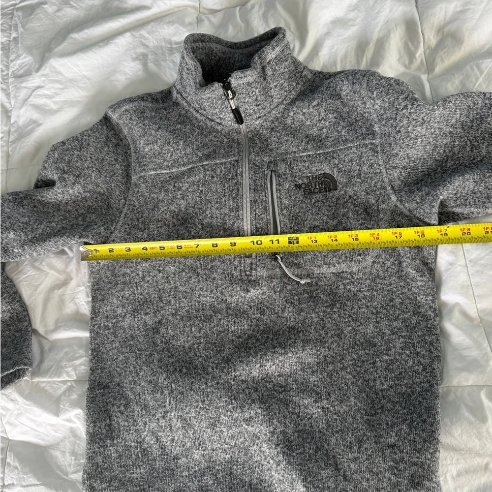 The North Face Men's Small Grey Quarter-Zip Fleece Pullover - Picture 4 of 11